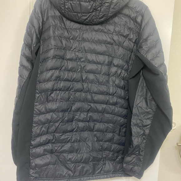 Columbia Powder Pass puffer jacket in black - Picture 5 of 9